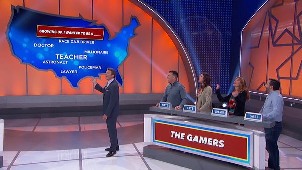 America Says - Princess Leias vs. The Gamers