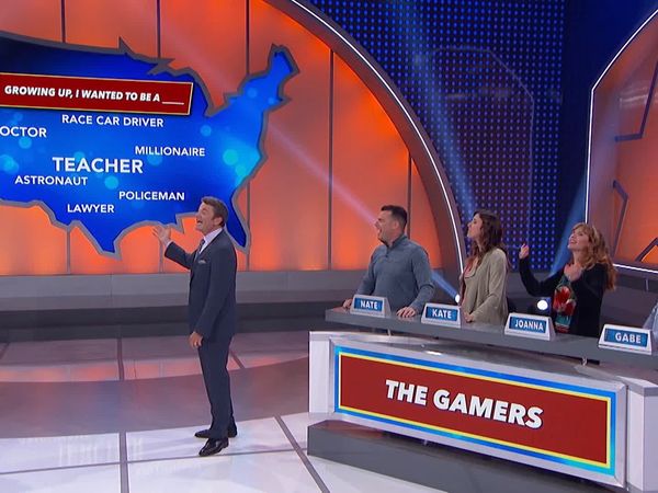 America Says - Princess Leias vs. The Gamers