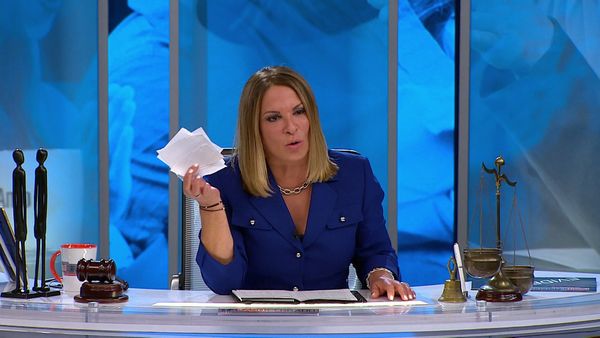 Caso Cerrado (LAS) - Yo la amo pero ella me posee / Anoréxica por mi madre