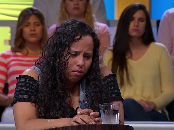 Caso Cerrado (LAS) - Trabajar para el inglés / Olvidada en el carro