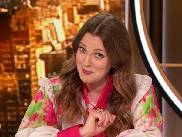 The Drew Barrymore Show - James Corden, “Drew’s Love Bug” Dating Apps, The Weekender