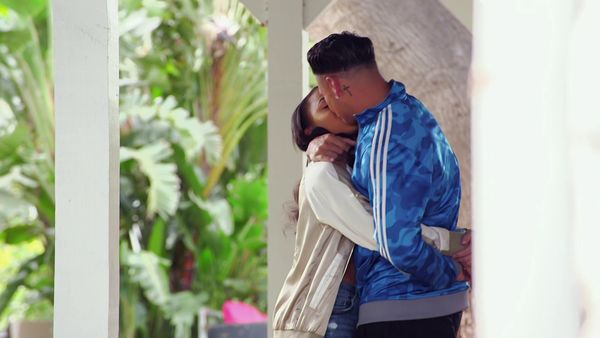 Double Shot at Love with DJ Pauly D and Vinny LT - En la disco. con tus padres