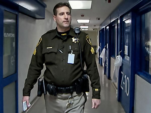 Jail - Hawaii 5-0