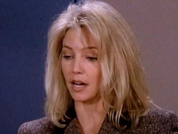 Melrose Place - Jamen, man skyder da mødre? (dobbeltafsnit)