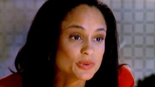 Melrose Place - Brooke stopper her