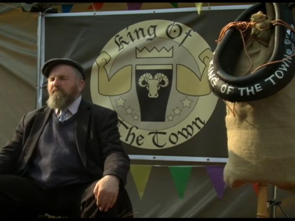 Hardy Bucks - King Of The Town