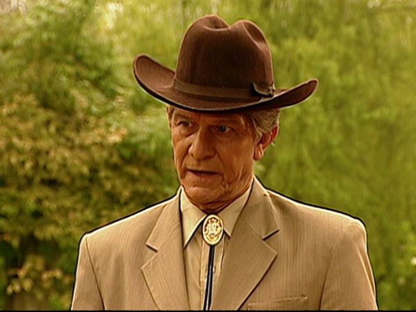 Pasión de gavilanes - Un nuevo enemigo