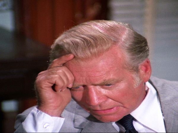 Hawaii Five-0 - The Sunday Torch