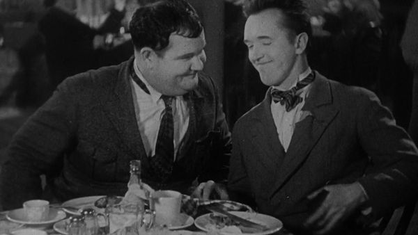 The Laurel & Hardy Show - The Laurel & Hardy Show: Below Zero