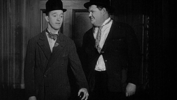 The Laurel & Hardy Show - The Laurel & Hardy Show: Laurel & Hardy Murder Case