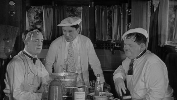 The Laurel & Hardy Show - The Laurel & Hardy Show: Them Thar Hills