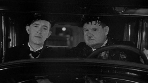 The Laurel & Hardy Show - The Laurel & Hardy Show: The Midnight Patrol