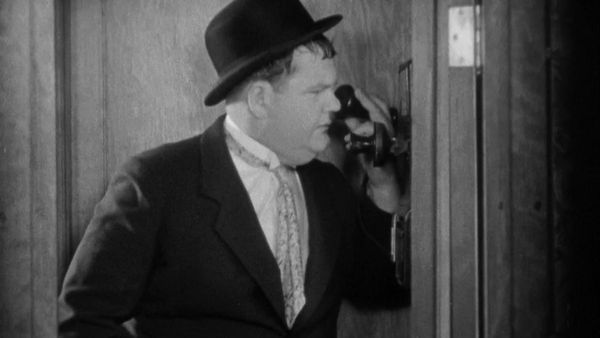 The Laurel & Hardy Show - The Laurel & Hardy Show: Blotto