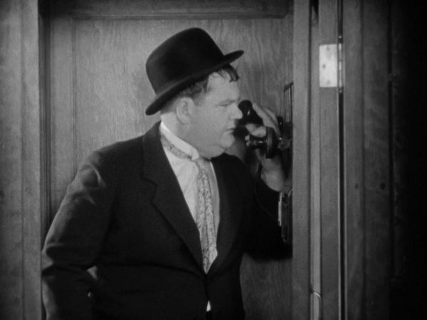The Laurel & Hardy Show - The Laurel & Hardy Show: Blotto