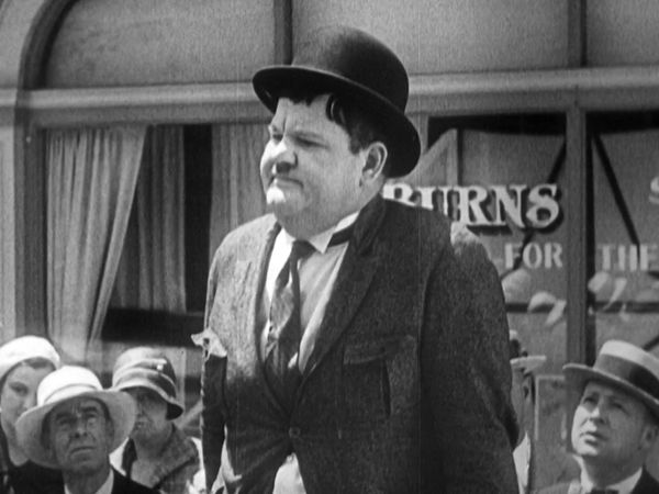 The Laurel & Hardy Show - The Laurel & Hardy Show: One Good Turn