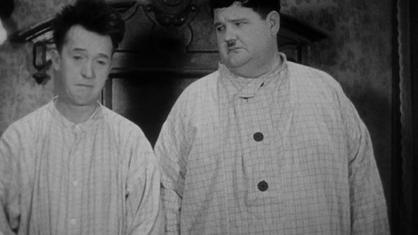 The Laurel & Hardy Show - The Laurel & Hardy Show: Laughing Gravy
