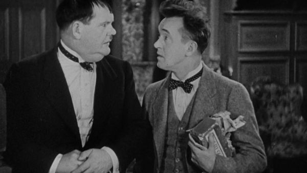 The Laurel & Hardy Show - The Laurel & Hardy Show: Oliver The Eighth