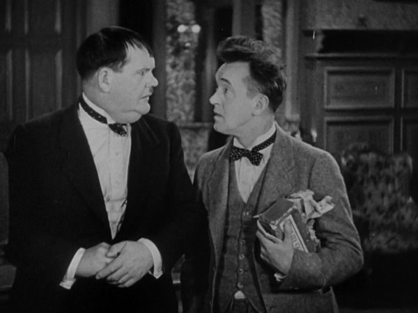 The Laurel & Hardy Show - The Laurel & Hardy Show: Oliver The Eighth