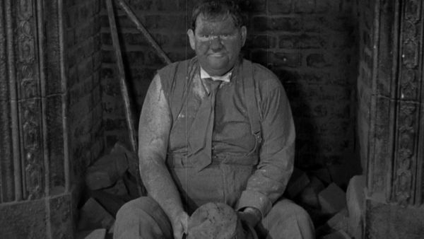The Laurel & Hardy Show - The Laurel & Hardy Show: Dirty Work