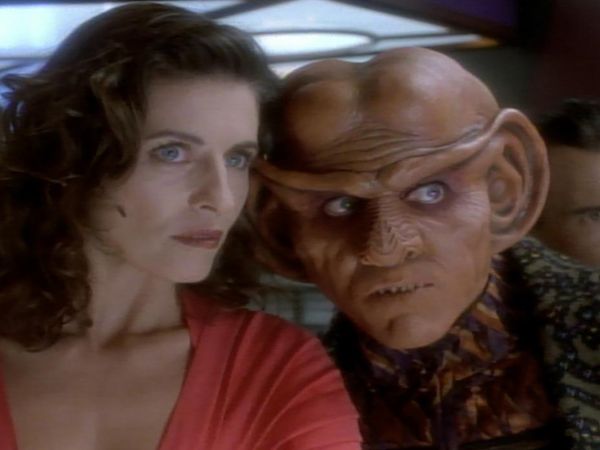 Star Trek: Deep Space Nine - Q-Less