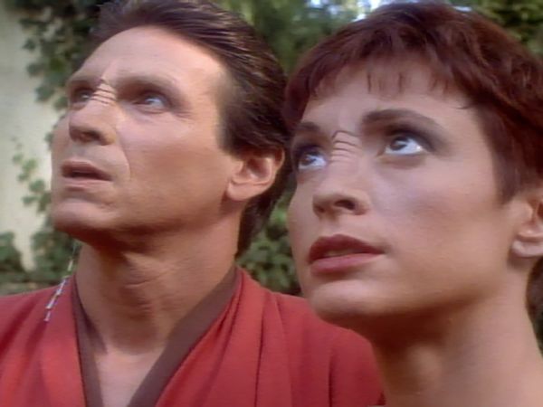 Star Trek: Deep Space Nine - The Circle