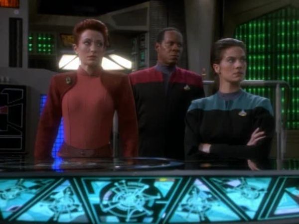 Star Trek: Deep Space Nine - Invasive Procedures