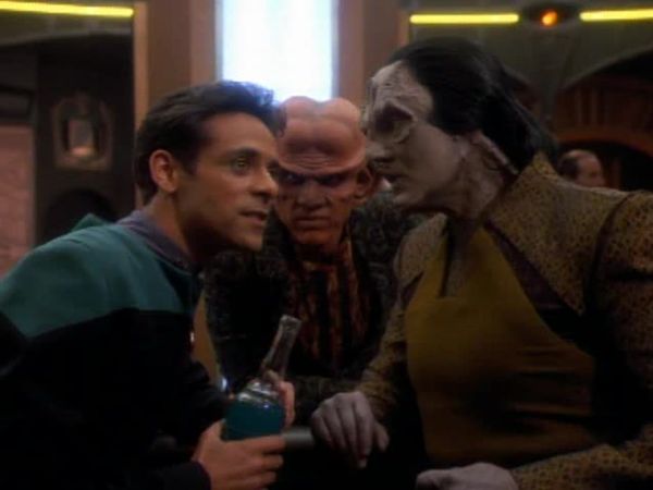 Star Trek: Deep Space Nine - The Wire
