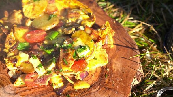 Cook out - draußen auf´kocht! DE - Märchenhaftes Bauern-Omelette