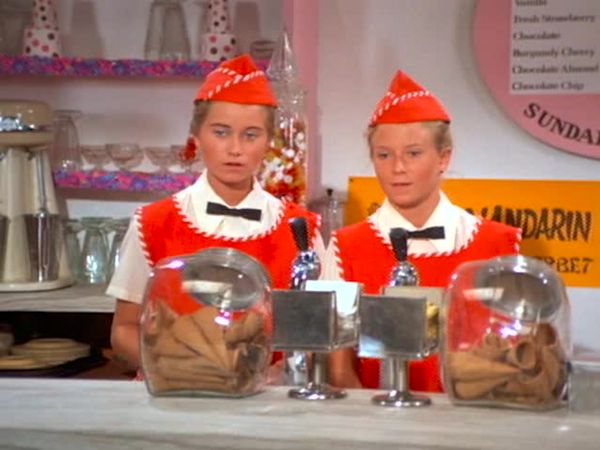 The Brady Bunch - Marcia Gets Creamed