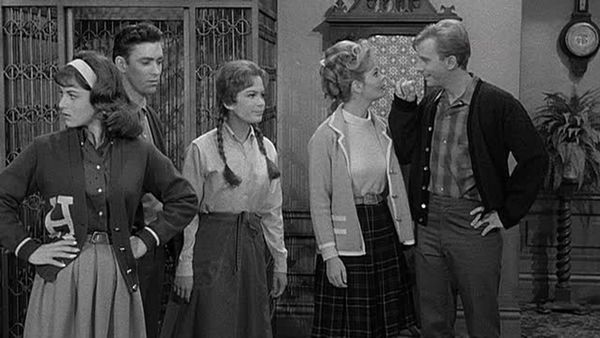 Petticoat Junction - My Daughter, The Doctor