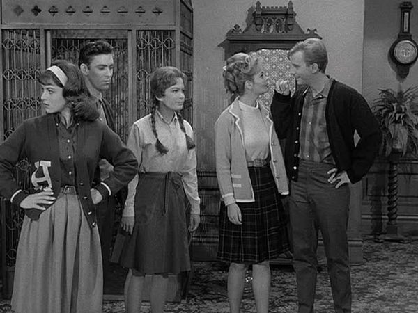 Petticoat Junction - My Daughter, The Doctor