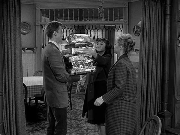 Petticoat Junction - Cannonball Christmas