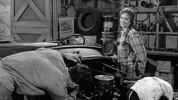 Petticoat Junction - Betty Jo's First Love
