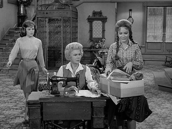 Petticoat Junction - The Talent Contest