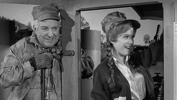 Petticoat Junction - Charley Abandons The Cannonball