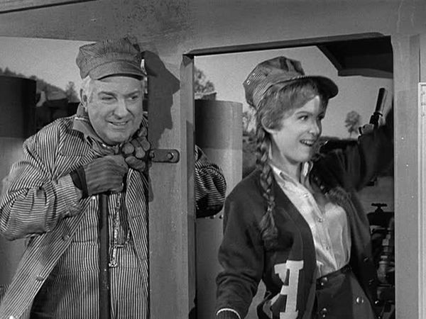 Petticoat Junction - Charley Abandons The Cannonball