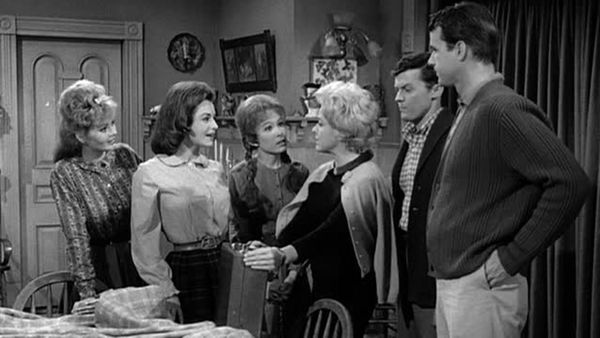 Petticoat Junction - Local Girl Makes Good