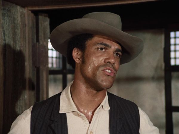 Gunsmoke - A Town In Chains