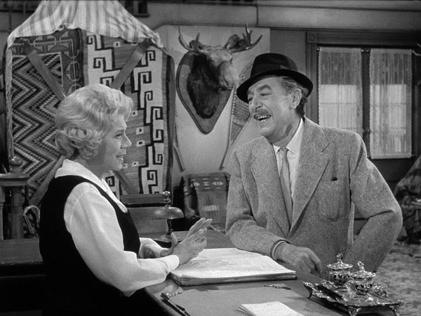 Petticoat Junction - The Great Buffalo Hunt