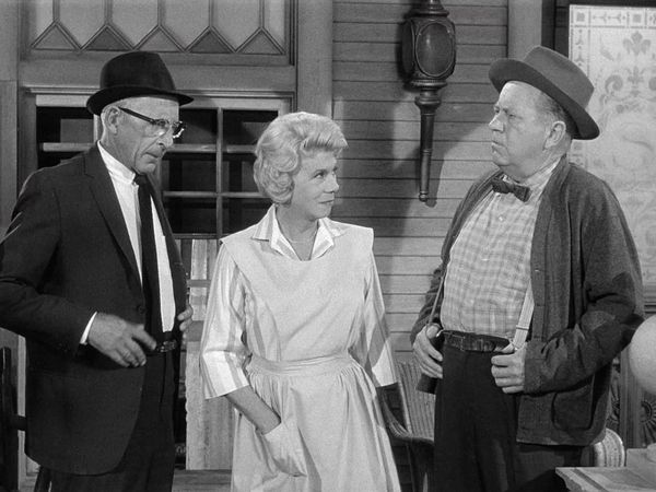 Petticoat Junction - The Umquaw Strip