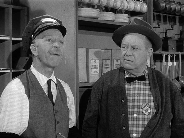 Petticoat Junction - The Hooterville Crime Wave
