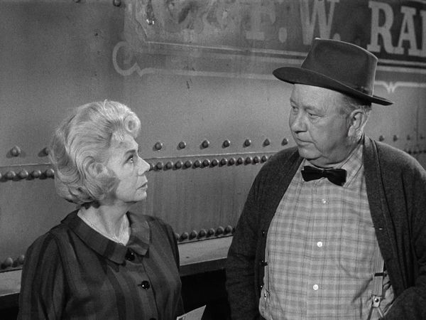 Petticoat Junction - There's No Stove Like An Old Stove