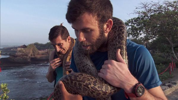 The Amazing Race - Salt That Sand!
