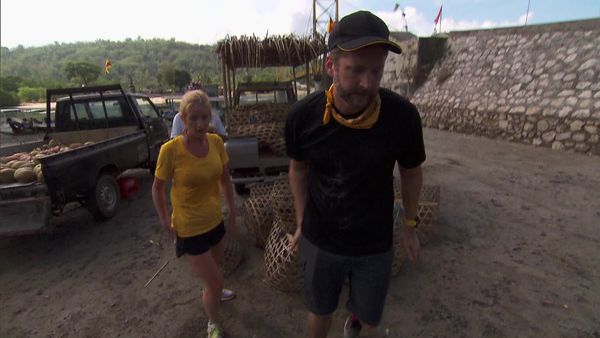 The Amazing Race - Monkey Dance!