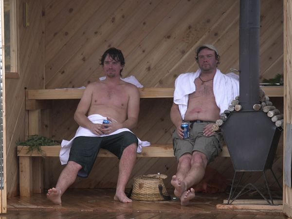 Brojects DE - Die schwimmende Sauna