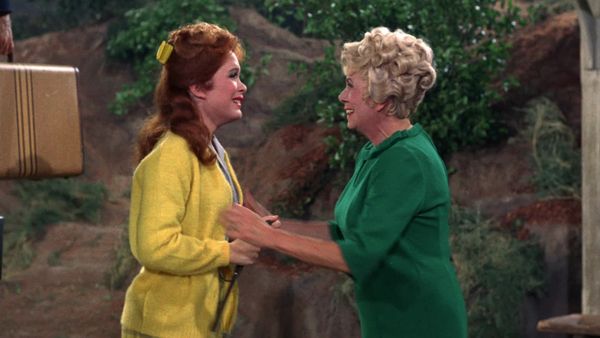 Petticoat Junction - Betty Jo Goes To New York
