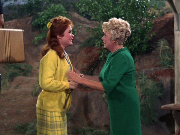 Petticoat Junction - Betty Jo Goes To New York