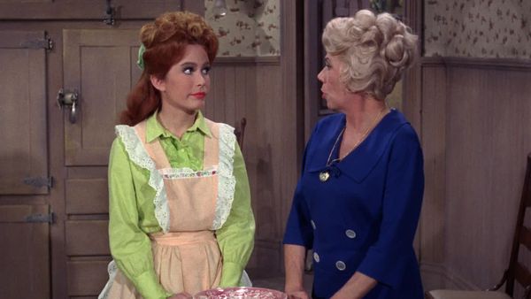 Petticoat Junction - War Of The Hotels