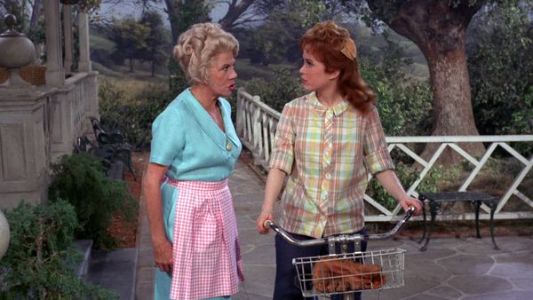 Petticoat Junction - Kate Bradley, Peacemaker