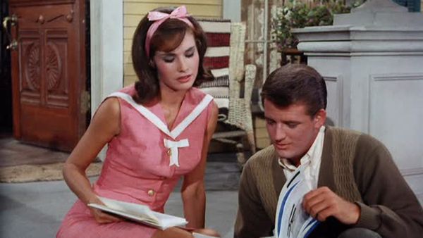 Petticoat Junction - He Loves Us, He Loves Us Not
